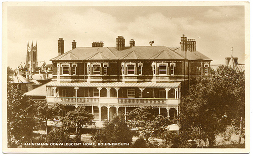 https://www.hahnemannhouse.org/wp-content/uploads/2021/04/Hahnemann-Bournemouth-balconies1.jpg